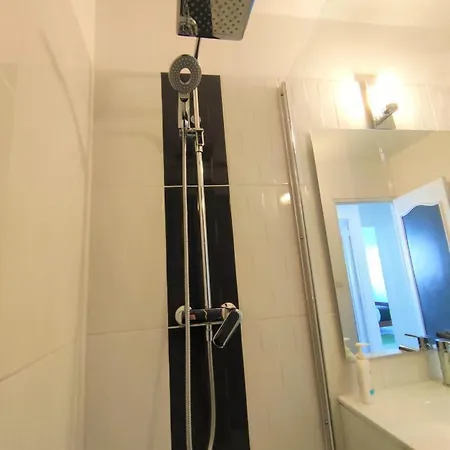 アパート T3 Lumineux Et Confort De 72 M2 Avec Parking Privatif *
