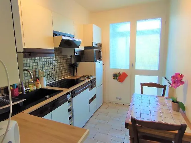 T3 Lumineux Et Confort De 72 M2 Avec Parking Privatif * La Rochelle (Charente-Maritime)